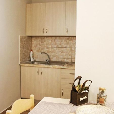 New Bazaar Arben'S Apartment Tirana Bagian luar foto