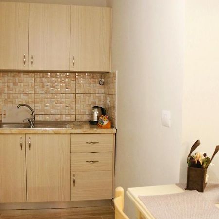 New Bazaar Arben'S Apartment Tirana Bagian luar foto
