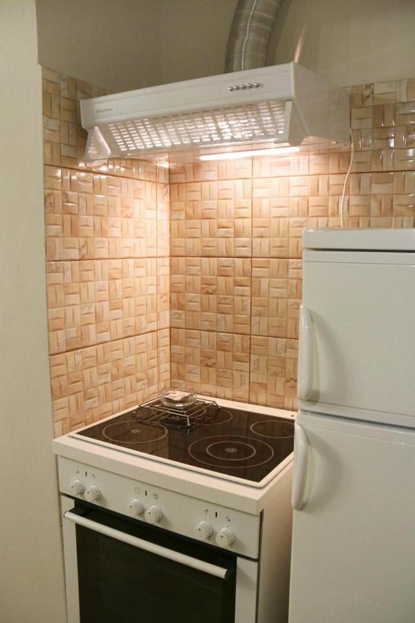 New Bazaar Arben'S Apartment Tirana Bagian luar foto