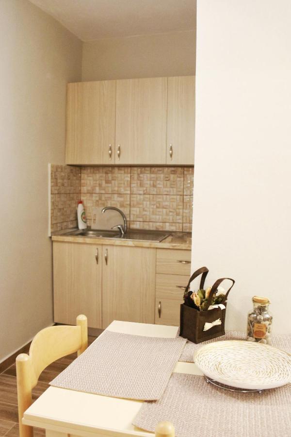 New Bazaar Arben'S Apartment Tirana Bagian luar foto